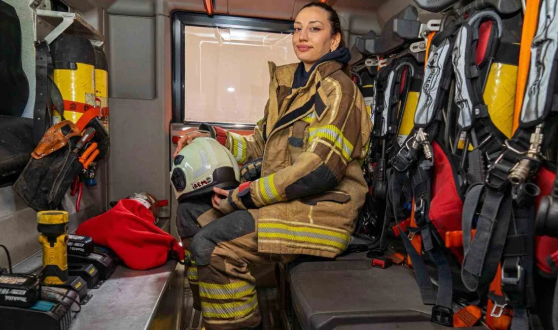 İzmir Büyükşehir Belediyesi'nin genç itfaiye neferi İrem Gül Altundaş, mahallesindeki