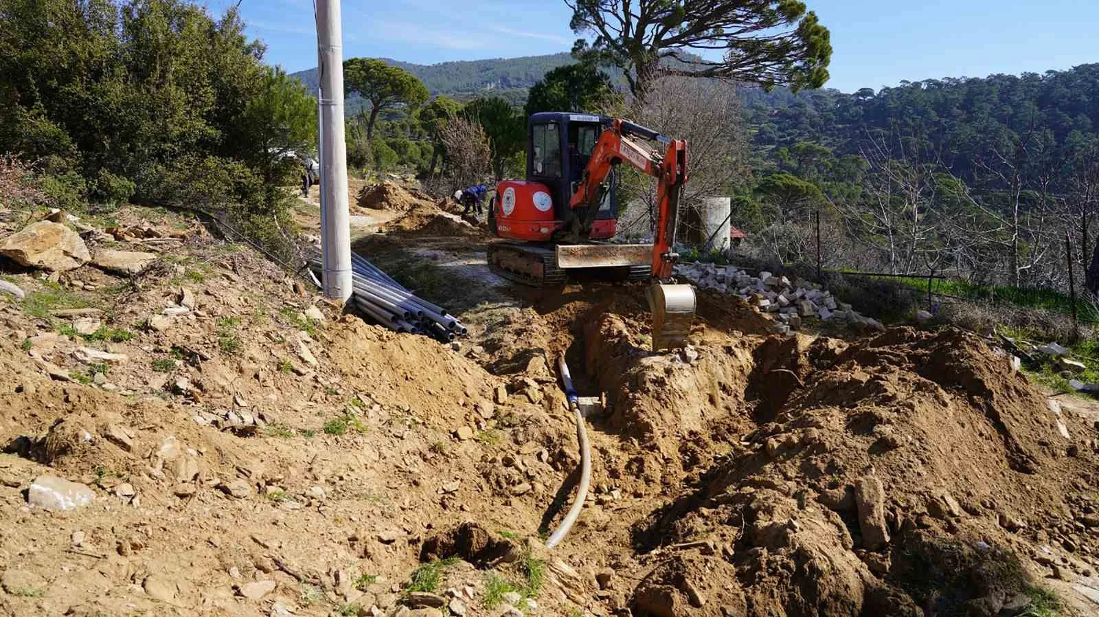 Muğla Büyükşehir Belediyesi, Kavaklıdere Çamlıyurt Mahallesi’nde 800 metrelik içme suyu
