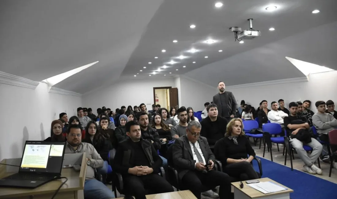 Köyceğiz Meslek Yüksekokulu’nda düzenlenen seminerde Prof. Dr. Türkay Türkoğlu, geleceğin