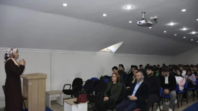 Köyceğiz Meslek Yüksekokulu’nda düzenlenen 'Ramazan Sohbeti' programında İlçe Müftülüğü vaizleri,