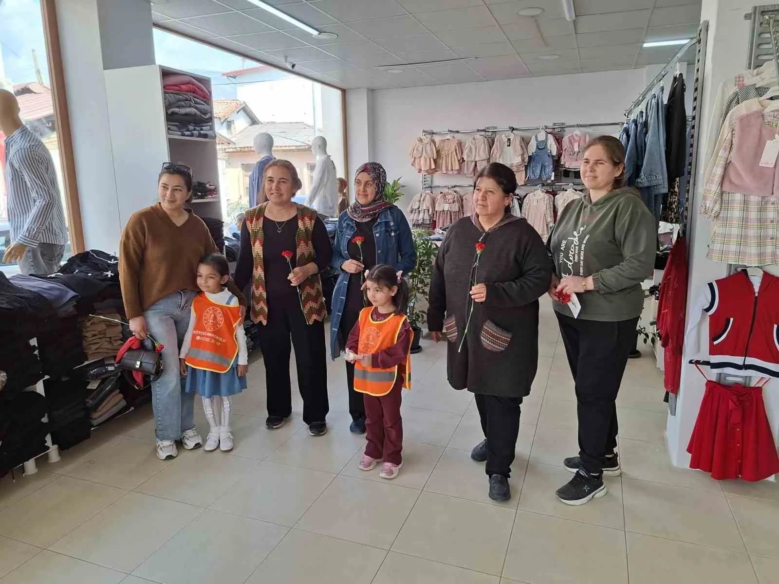 Köyceğiz Anaokulu öğrencileri, 8 Mart Dünya Kadınlar Günü dolayısıyla kendi