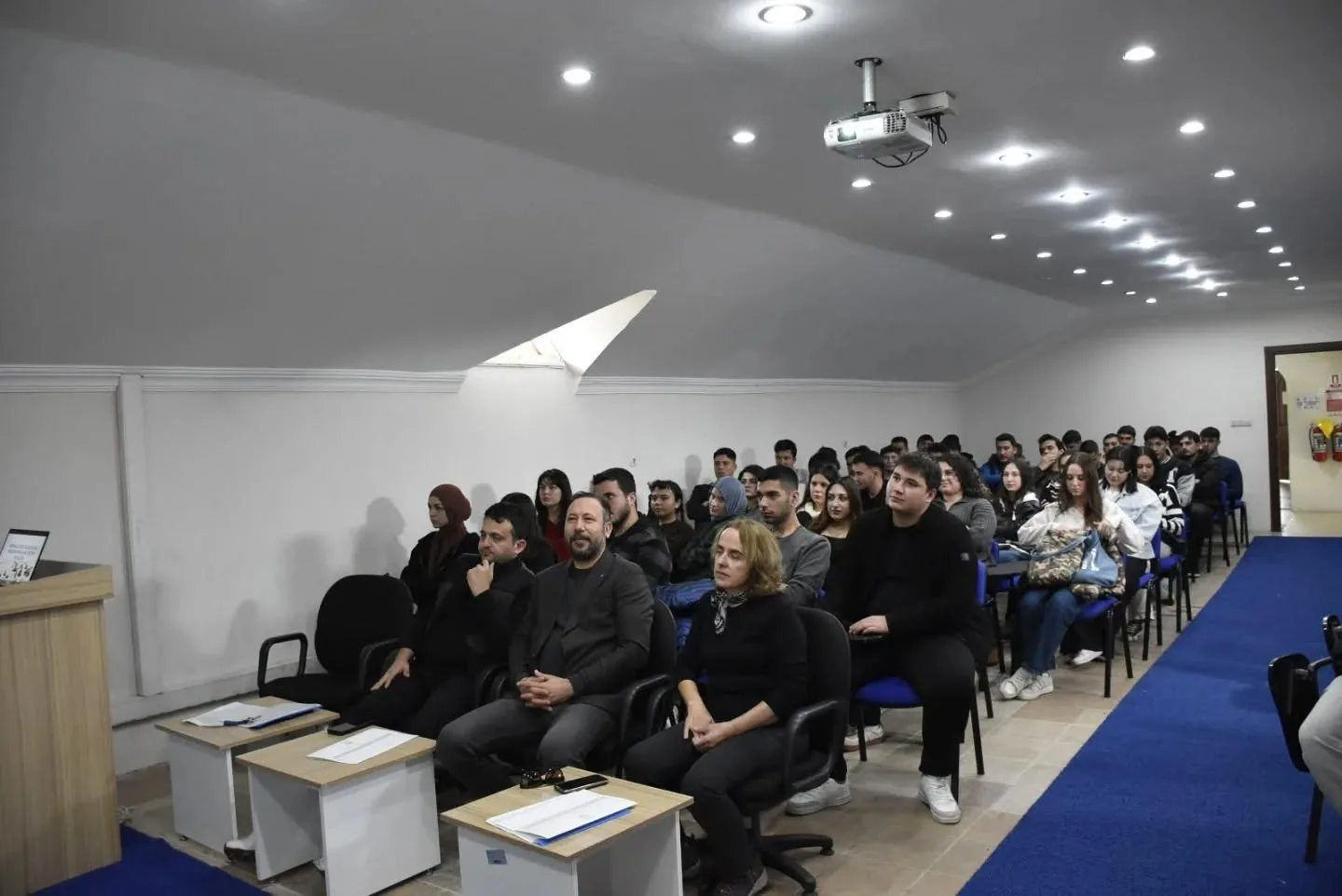 Köyceğiz MYO’da düzenlenen seminerde, Ormancılık ve Orman Ürünleri Programı öğrencilerine