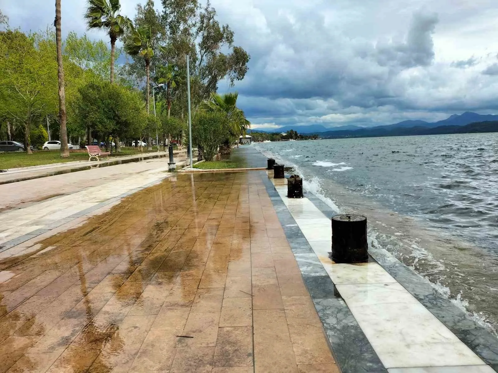Köyceğiz’de "Sakin Şehir" Sessizliği: Meşhur Kordon Boş Kaldı!