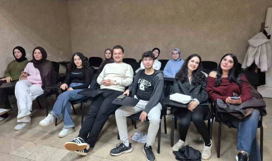 Muğla'daki gençlik merkezleri tarafından düzenlenen "Kendini Keşfet" programı sayesinde gençler,