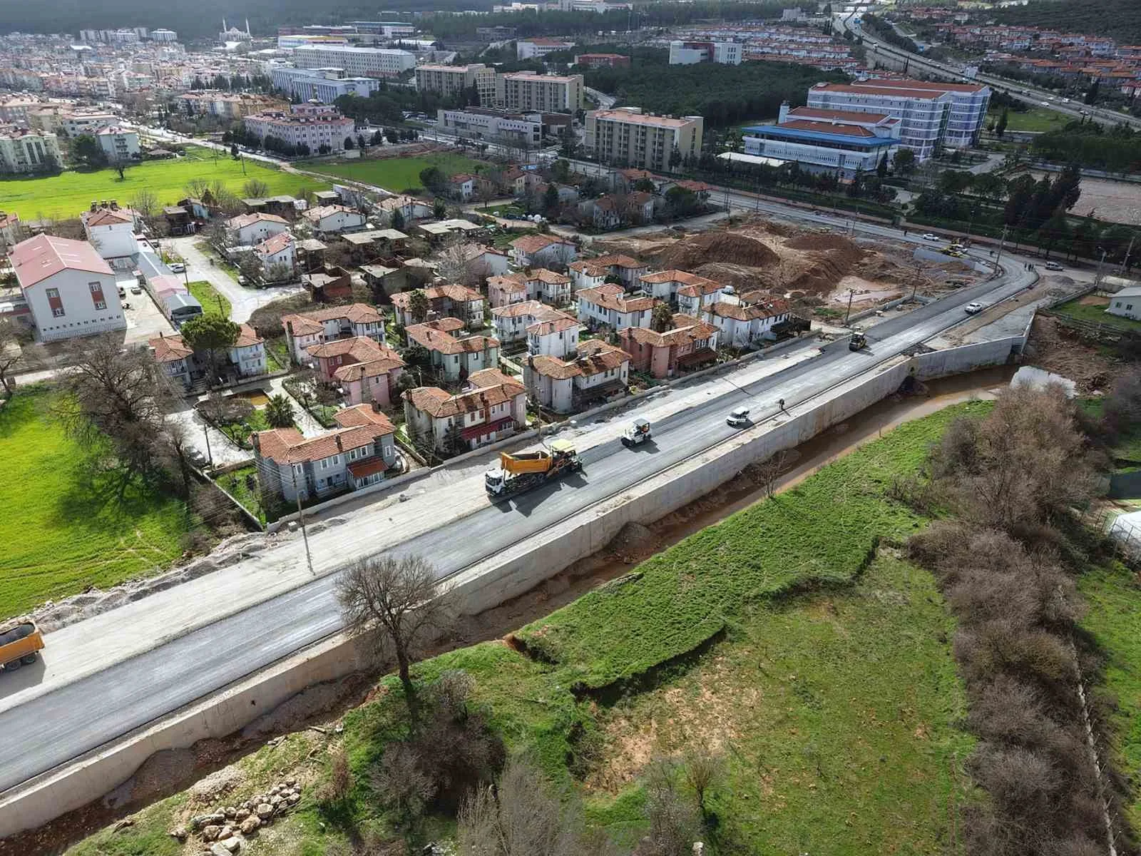Muğla Büyükşehir 2 yılda 537 kilometre yol yaptı