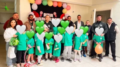 1967 Muğlaspor Taraftarlar Derneği üyeleri, bayram öncesinde çocuk esirgeme kurumunu