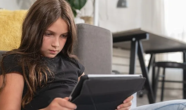 Yapay zekâ araçları öğrenciler için önemli bir öğrenme desteği sunuyor.