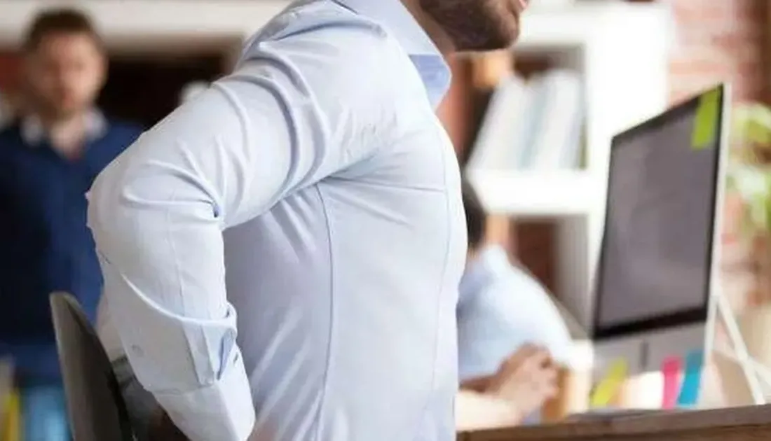 Uzmanlar, masa başında uzun süre hareketsiz çalışmanın bel, boyun ve