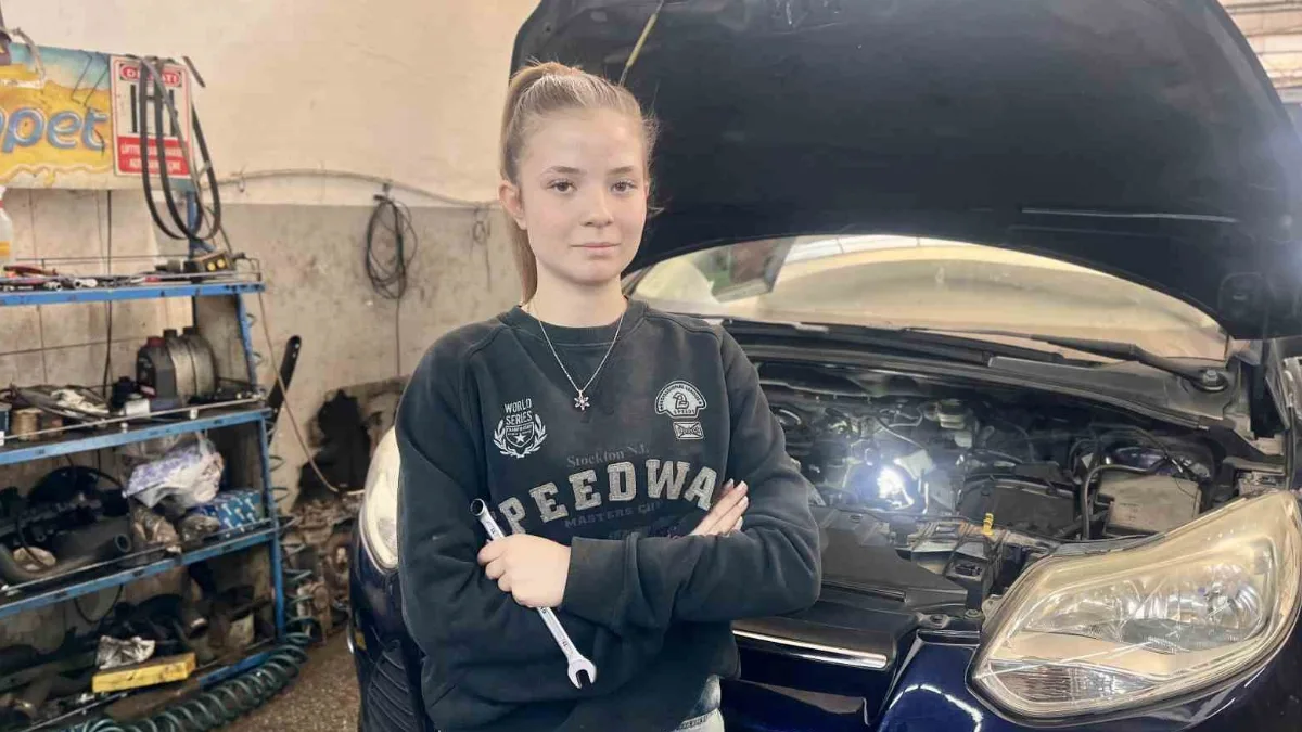 Antalya’da babasının izinden giderek sanayiye adım atan 17 yaşındaki Selen