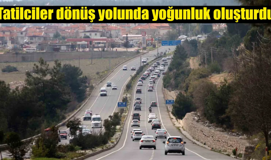 Fethiye, Marmaris ve Datça'dan çıkan binlerce araç Menteşe kavşağında uzun