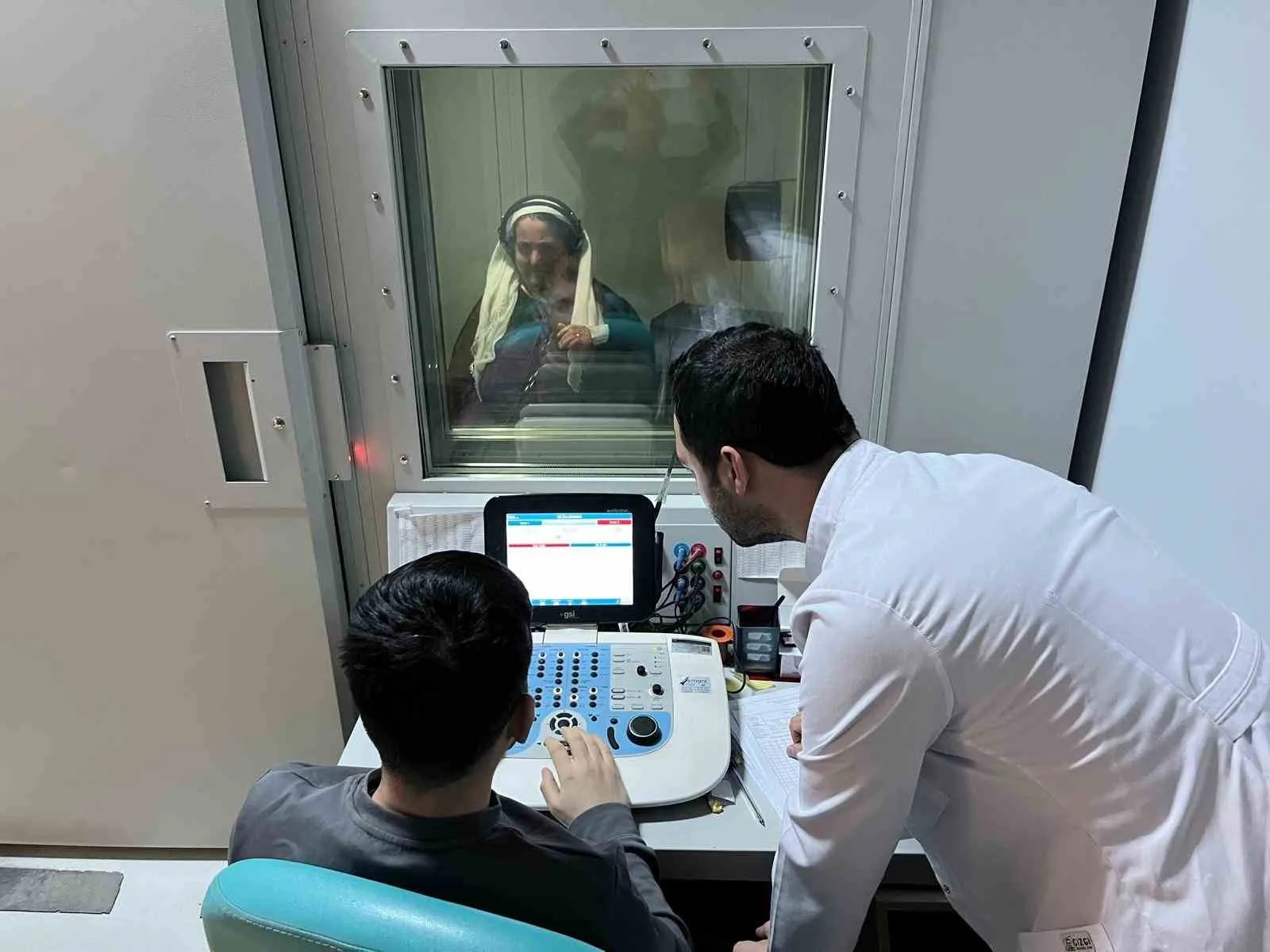 Uzmanlar 3 Mart Dünya Kulak ve İşitme Günü'nde uyardı: Dünya