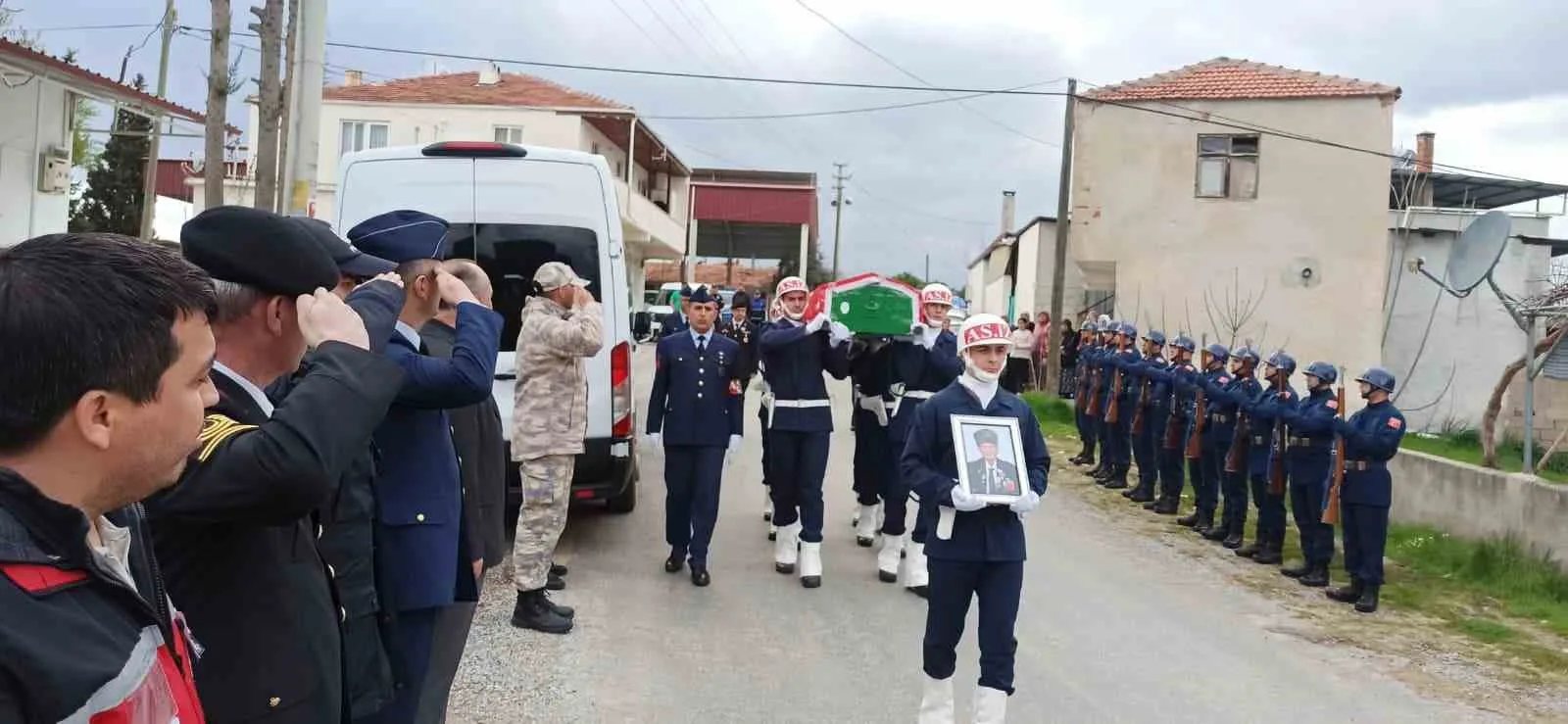 Yatağanlı Kıbrıs Barış Harekâtı Gazisi Mehmet Yelaldı, kanser tedavisi gördüğü