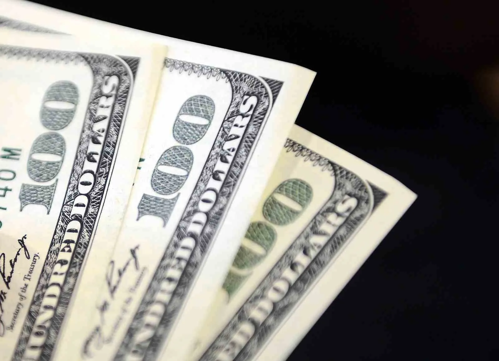 Dolar kuru 44,47 TL bandında yatay seyrini sürdürürken, euro yeni