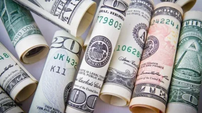 İstanbul serbest piyasada dolar güne 44,6590 liradan, euro ise 52,2460