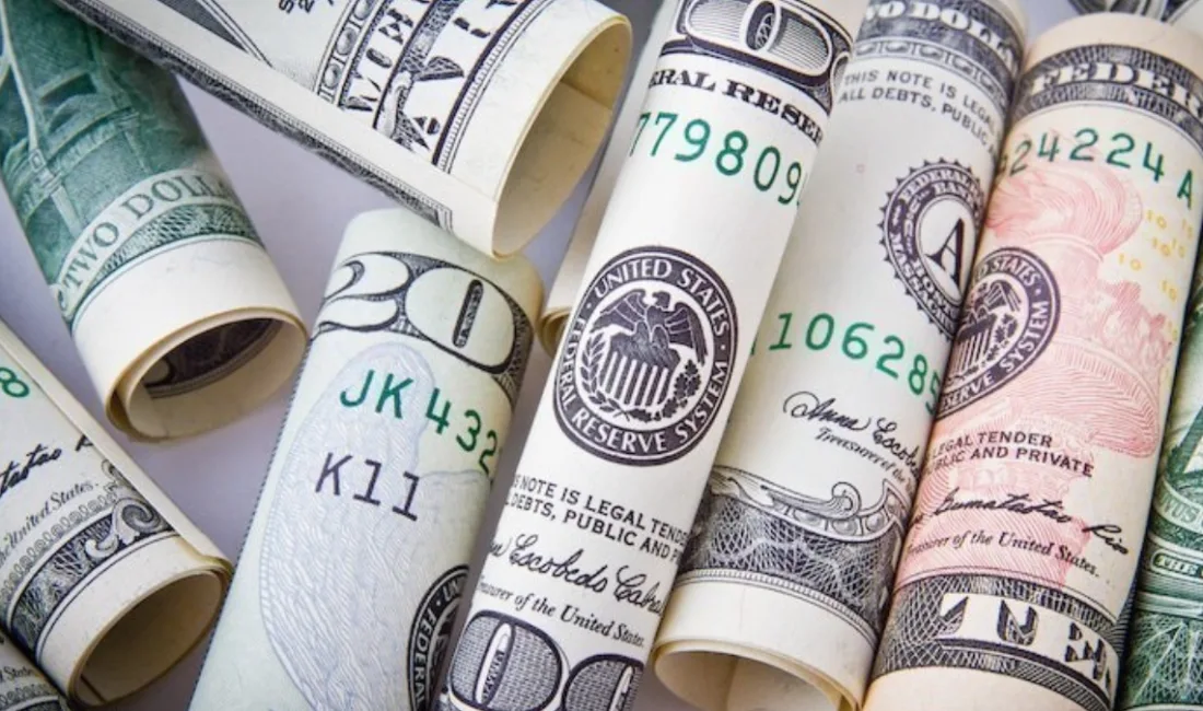 28 Nisan Salı günü dolar 45,0380 TL, euro ise 52,7690