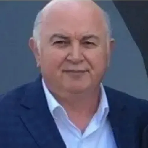 Yüksel Ercan yazar fotoğrafı