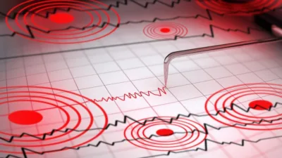 Akdeniz'de saat 10.04'te meydana gelen 4.7 büyüklüğündeki deprem, yerin 7.52