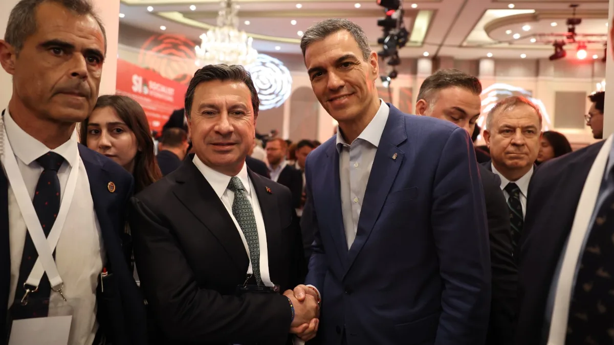 Muğla Büyükşehir Belediye Başkanı Ahmet Aras, yerel yönetimlerin demokrasi üzerindeki