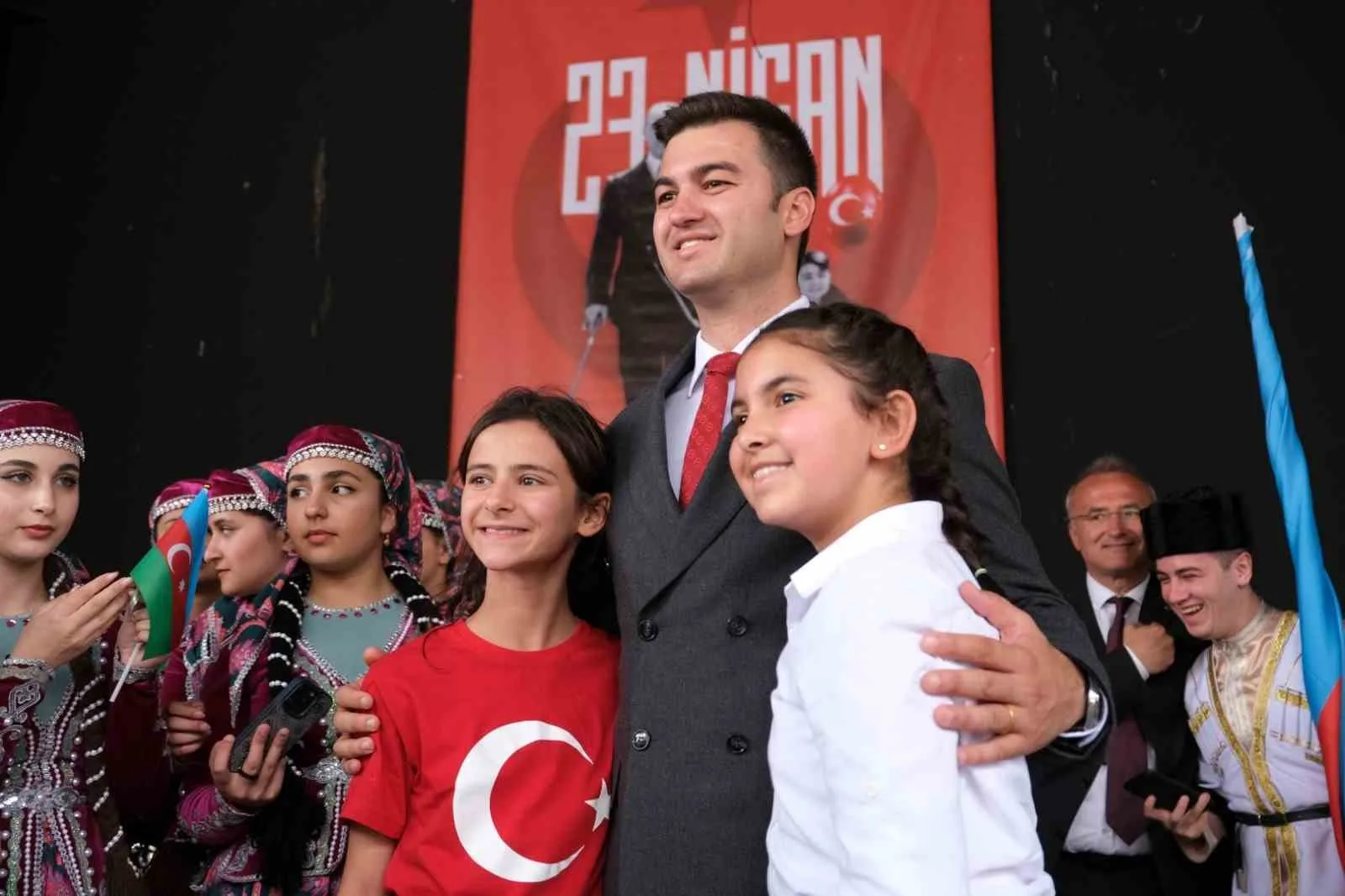 Bodrum Belediye Başkanı Tamer Mandalinci, 23 Nisan mesajında çocukların güvenli