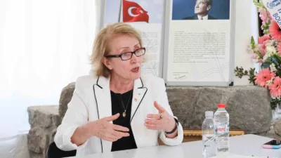 Bodrum Belediyesi'nin ev sahipliğinde Bitez'de düzenlenen seminerde, bağımlılıkla mücadelede aile