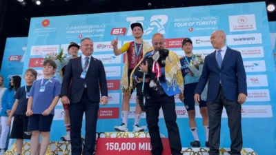 61’inci Cumhurbaşkanlığı Bisiklet Turu’nun Marmaris–Fethiye etabını kazanan Polonyalı sporcu Stanislaw