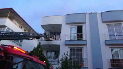 Antalya’da ailesi evde yokken yatağını ateşe vererek evi yakmaya çalışan