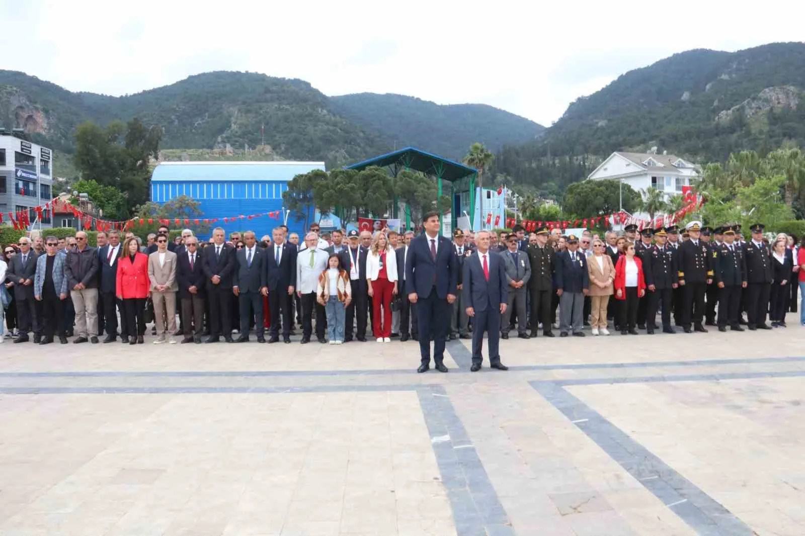 Fethiye Beşkaza Meydanı'nda düzenlenen 23 Nisan Ulusal Egemenlik ve Çocuk