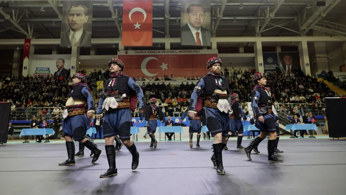 Muğla Menteşe'de düzenlenen Halk Oyunları İl Yarışması'nda, Bodrum ve Menteşe