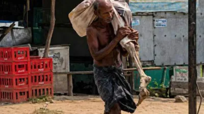 Hindistan’da banka görevlilerinin "hesap sahibini getirin" demesi üzerine çaresiz kalan