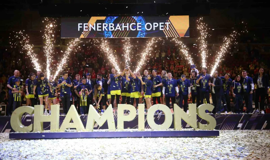 Fenerbahçe, Euroleague finalinde Galatasaray'ı 68-55 yenerek üst üste üçüncü kez