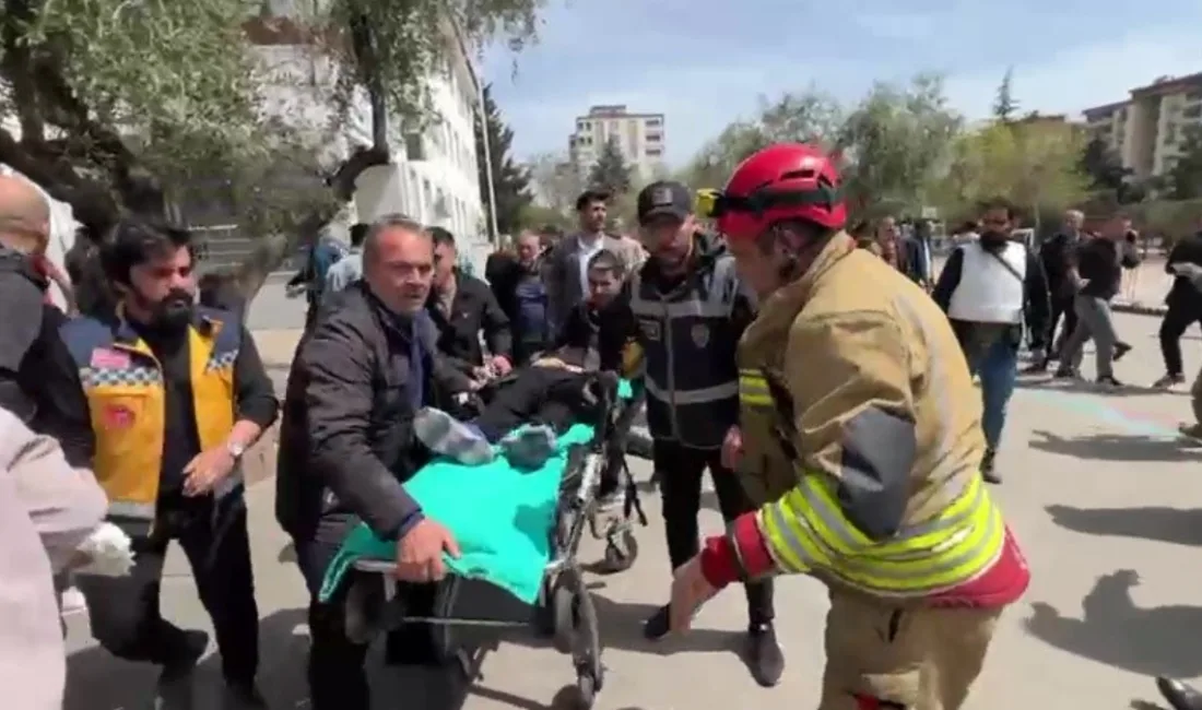 Kahramanmaraş Valisi Mükerrem Ünlüer, Onikişubat Aysel Çalık Ortaokulu’ndaki silahlı saldırıda