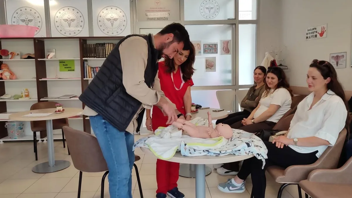  Köyceğiz Devlet Hastanesi Gebe Okulu’nda anne adaylarına yönelik diş sağlığı,
