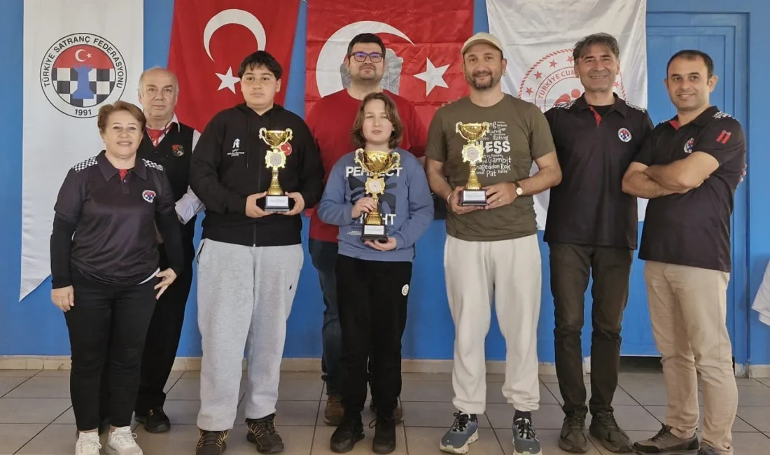 Köyceğiz’de 23 Nisan kutlamaları kapsamında düzenlenen satranç turnuvasında, 101 sporcu