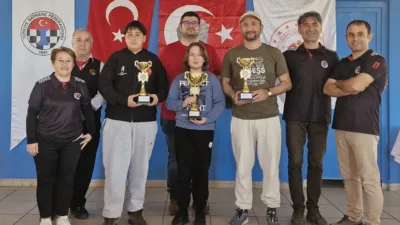 Köyceğiz’de 23 Nisan kutlamaları kapsamında düzenlenen satranç turnuvasında, 101 sporcu