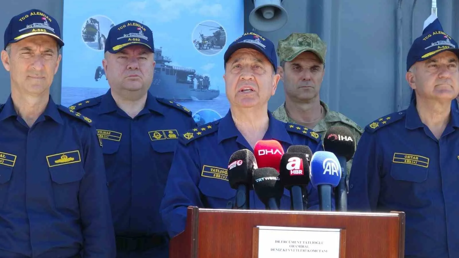 Deniz Kuvvetleri Komutanı Oramiral Ercüment Tatlıoğlu, Marmaris'teki Kurtaran-2026 tatbikatında Türk