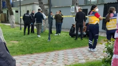 Manisa'nın Kırkağaç ilçesinde bir düğün salonunun deposunda personel tarafından cansız