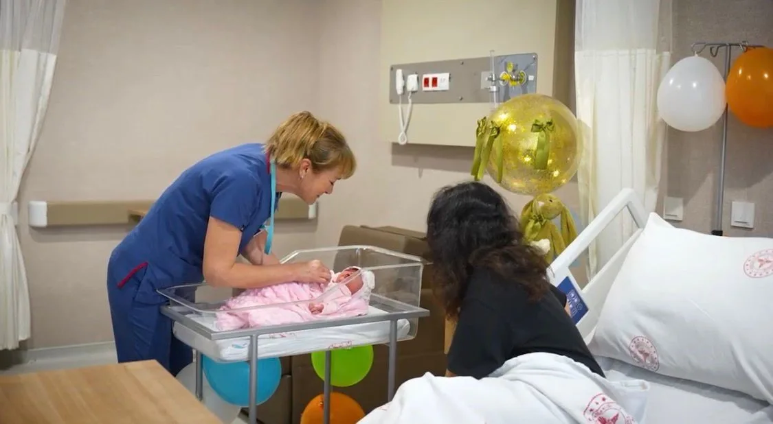 Marmaris Devlet Hastanesi, "Anne Dostu" ve "Bebek Dostu" tescilli hizmetleriyle;