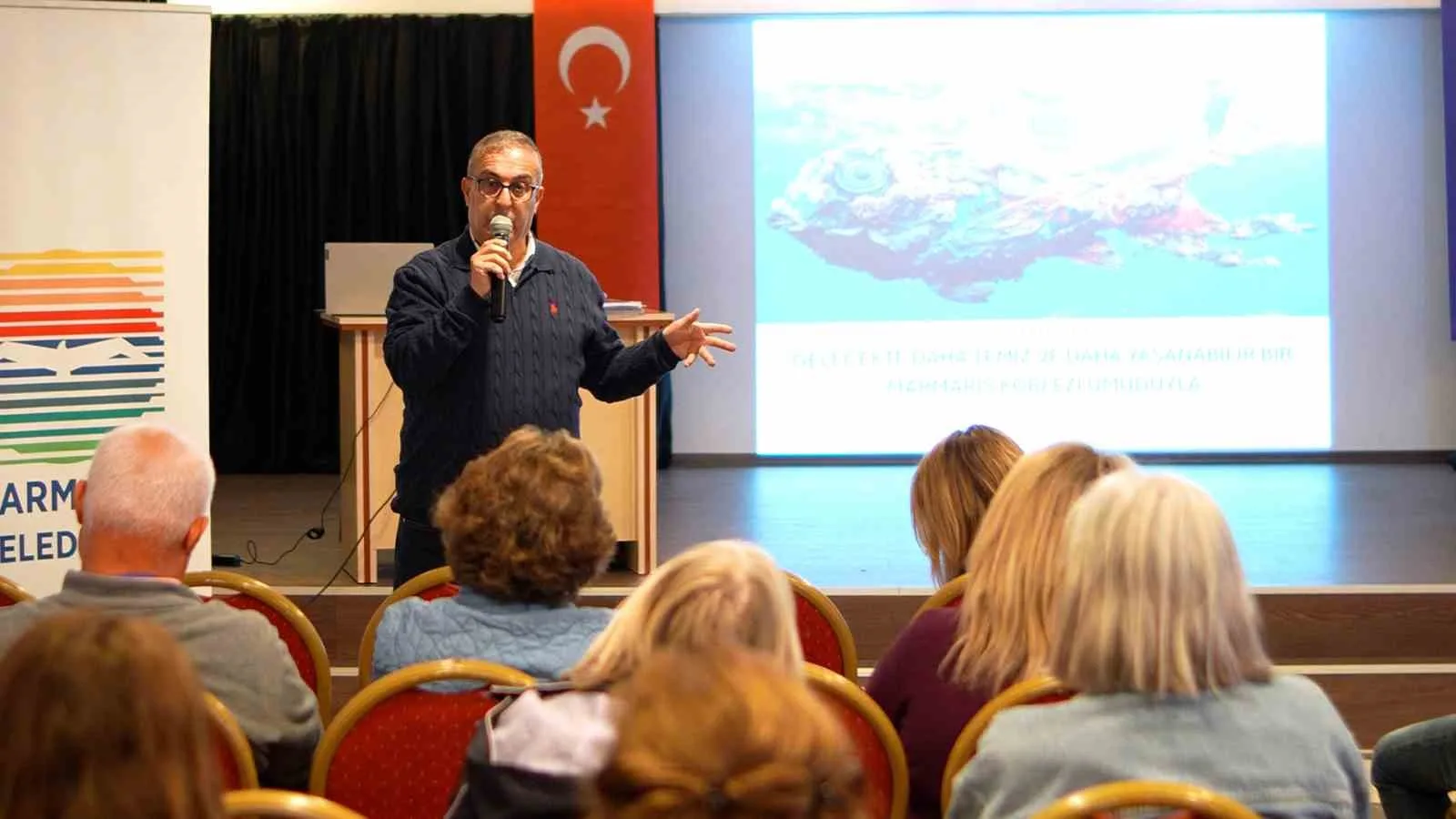 Marmaris Belediyesi’nin SEAMAR Projesi kapsamında düzenlenen söyleşide, Prof. Dr. Nedim