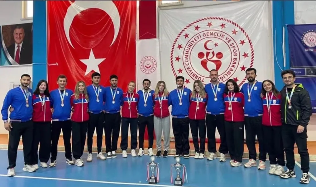 Gaziantep'te düzenlenen Ünilig Hokey Türkiye Şampiyonası’nda Muğla Sıtkı Koçman Üniversitesi,