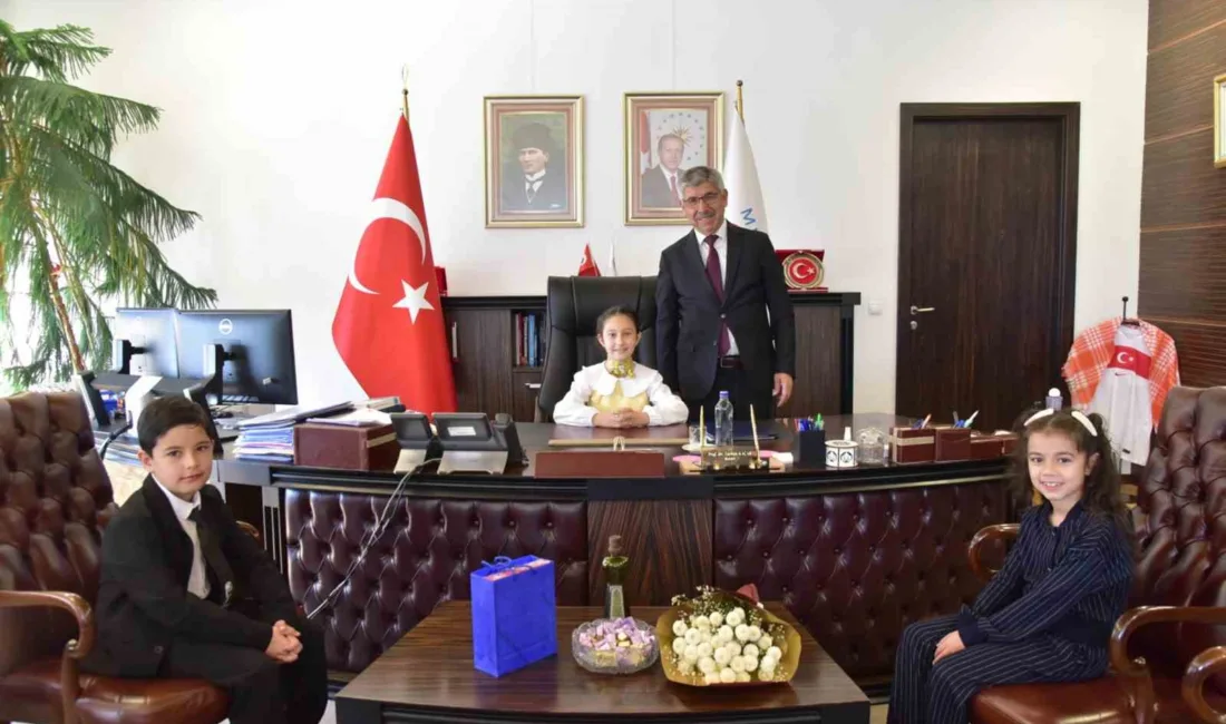 MSKÜ Rektörü Prof. Dr. Turhan Kaçar, 23 Nisan dolayısıyla makam