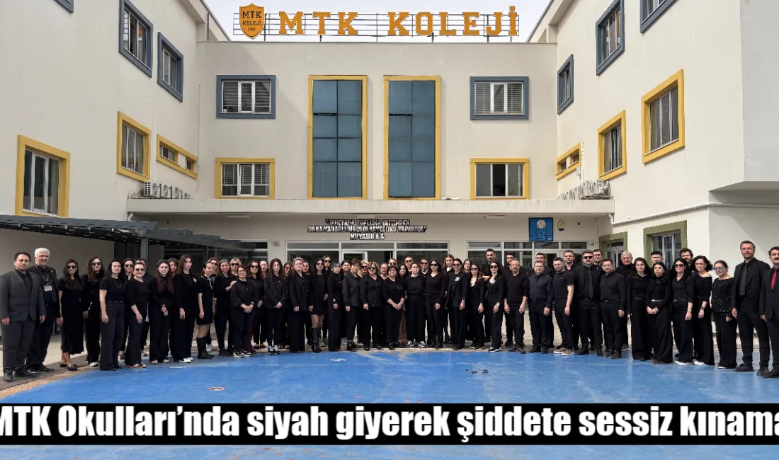 Muğla Teknoloji Koleji eğitimcileri, okullarda yaşanan saldırıları kınamak için siyah