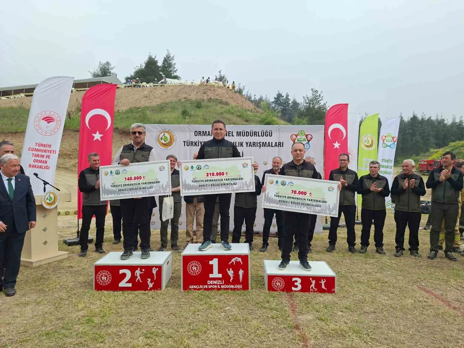 Denizli'de düzenlenen Türkiye Ormancılık Yarışmaları bölge elemelerinde rakiplerini geride bırakan