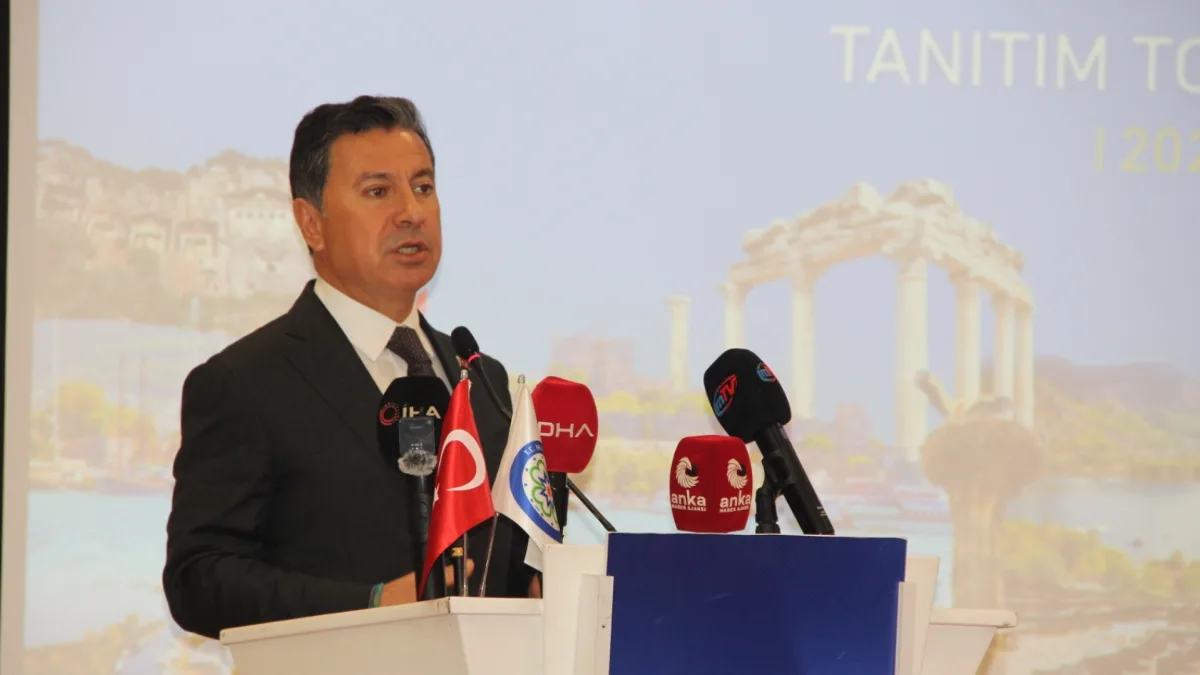 Muğla’da turizmin geleceğine yön verecek “Turizm Potansiyeli Analizi” toplantısında konuşan