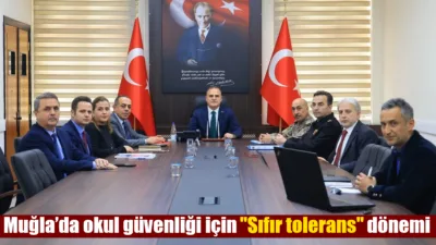 Muğla Valisi Dr. İdris Akbıyık başkanlığında toplanan il protokolü, okul