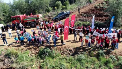 Ortaca'da yürütülen ‘Yeşil Vatan-Hayatın Kaynağı’ projesi kapsamında, kendi yetiştirdikleri fidanları