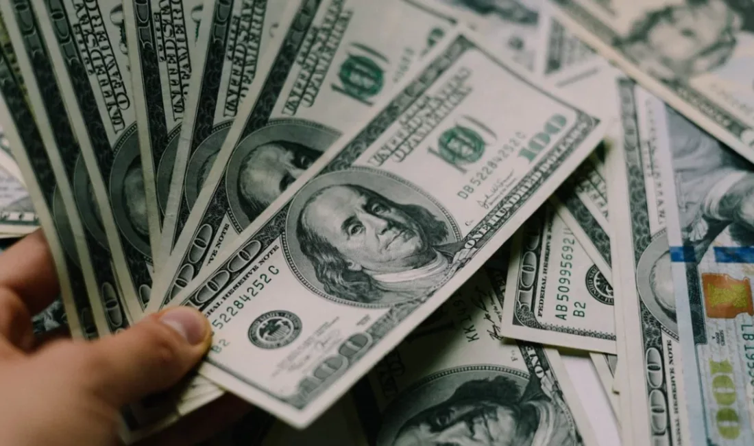 Serbest piyasada haftanın ilk işlem gününde dolar 44,8760 liradan işlem