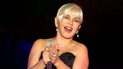 Türk pop müziğinin dev ismi Sezen Aksu, 9 şarkıdan oluşan