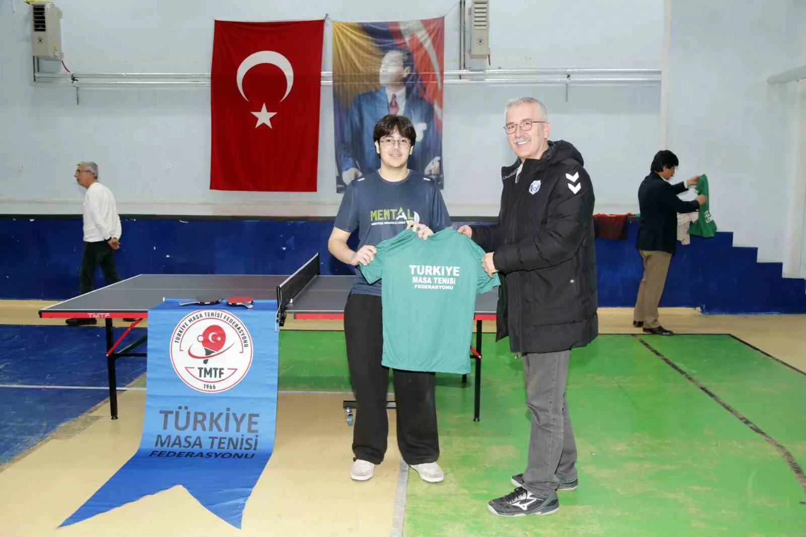 Türkiye üçüncüsü Menteşe Anadolu Lisesine federasyondan tenis masası