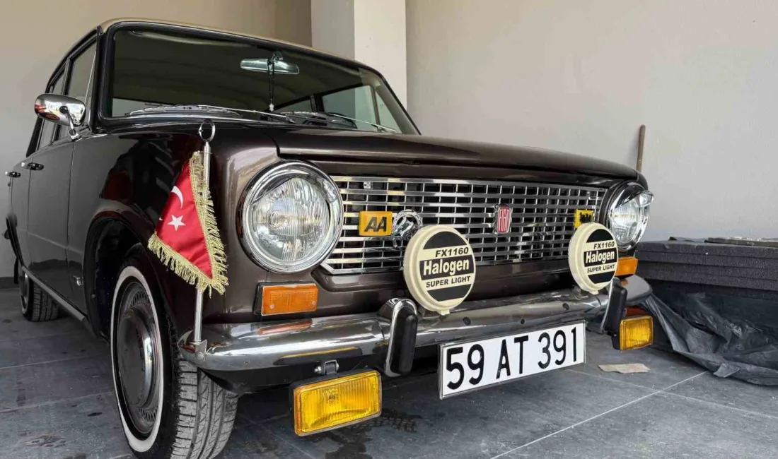 Sakaryalı Tuncay Göktaş, babasından kalan 1964 model traktör ve 1975