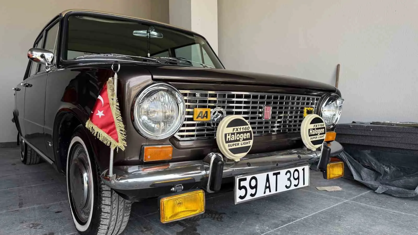 Sakaryalı Tuncay Göktaş, babasından kalan 1964 model traktör ve 1975